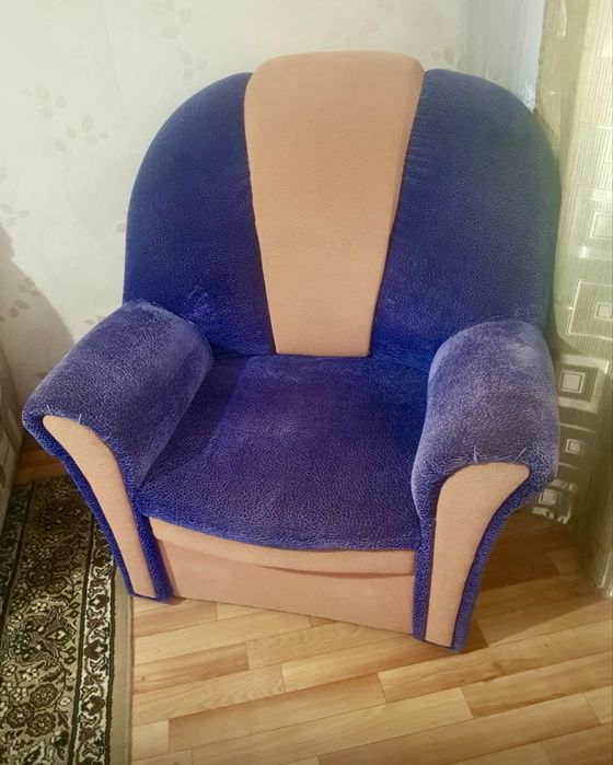 Диван, кресло. Отдаем. Пришахтинск