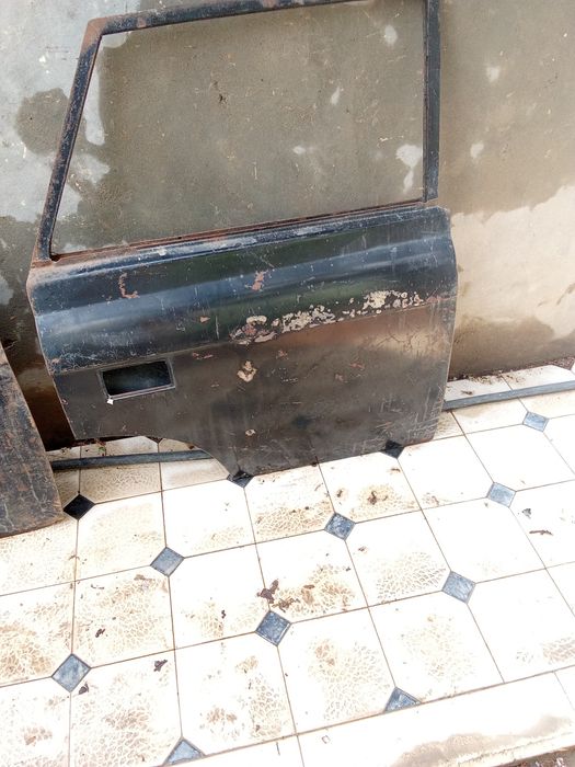 Продам двери для автомобиля москвич Ижевский сквич Ижх.З Х.Х.х