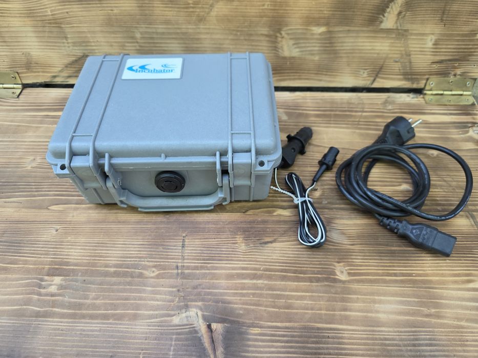 Mini incubator auto si 220v 25w