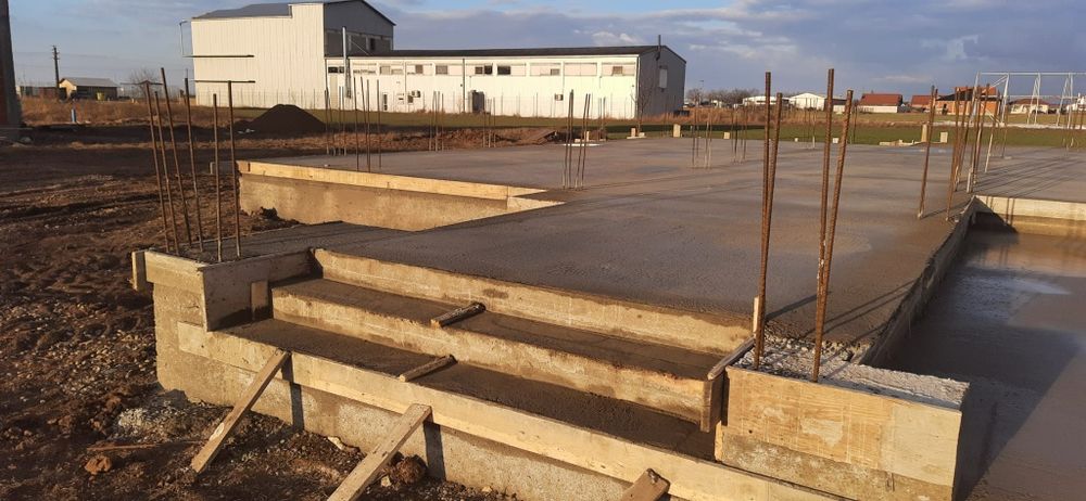 Casa de vanzare la gri Livada de Bihor