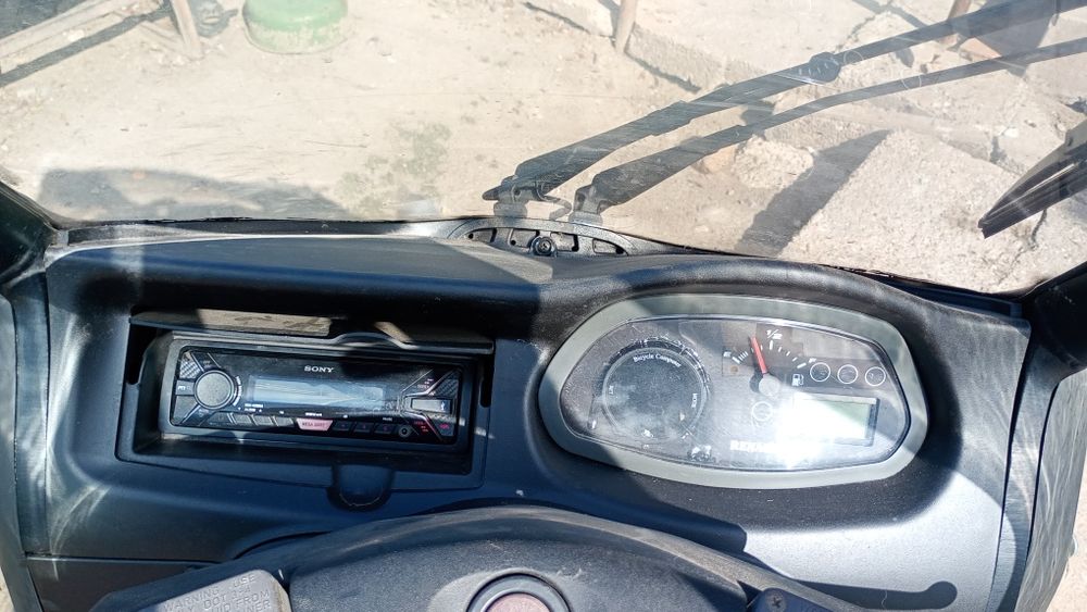 Vând motoreta benelli