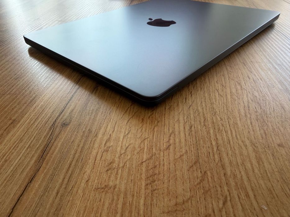 MacBook Air 13" M4 Chip 10-CPU, 10-GPU, 16GB RAM, 512GB SSD В ГАРАНЦИЯ ДО 25.11.2026г.