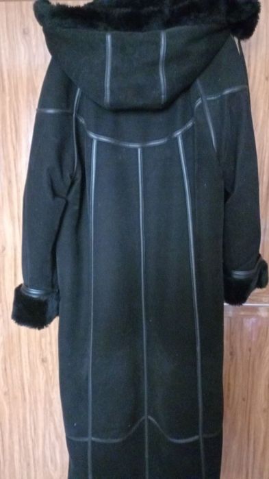 Дамско велурено палто