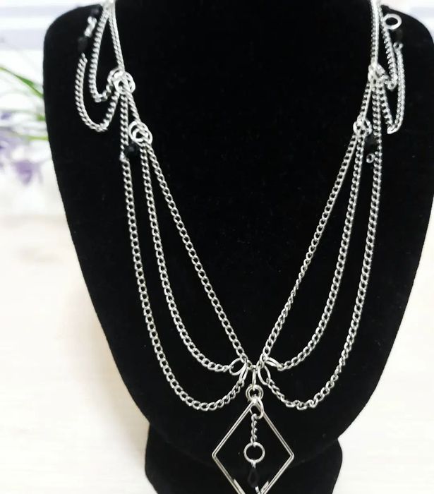 Подвеска в готическом стиле