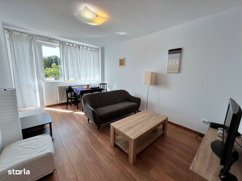 Apartament cu 3 camere cu priveliste spre Parcul Central — fotografia 1