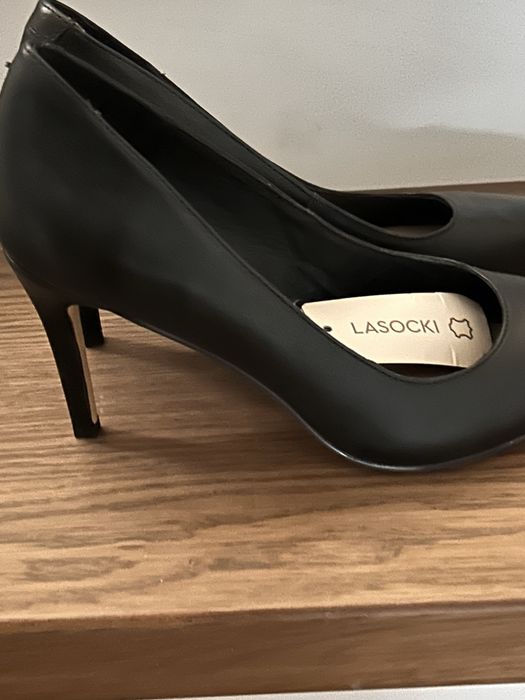 Продам женские туфли