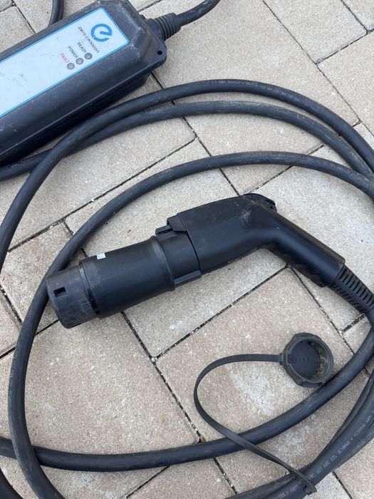 Зарядно за електромобил 7 kw Type 1 + Type 2