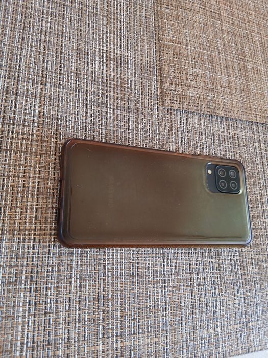Samsung A12 -запазен за 110 лв. с калъфче и зарядно от м. СЕПТЕМВРИ