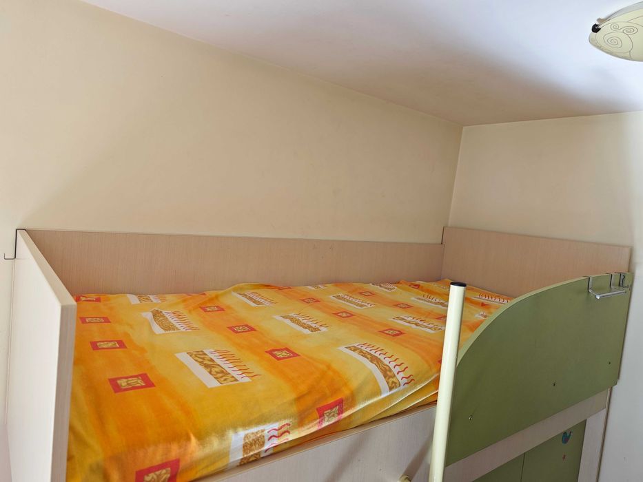 ДЕТСКА СЕКЦИЯ - две легла 90/195 и гардероб 104/130/84