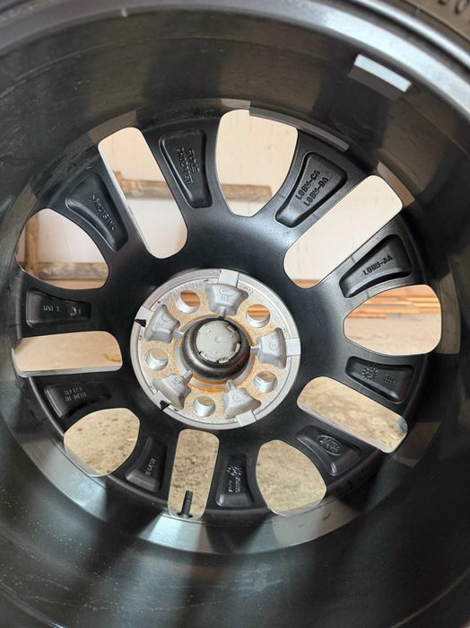 Комплект оригинални джанти и гуми за Land Rover Defender 110