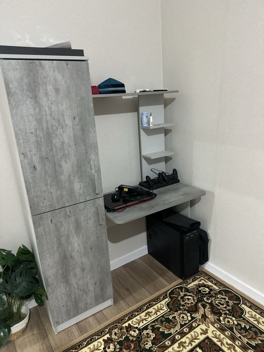 Продаю стол письменный