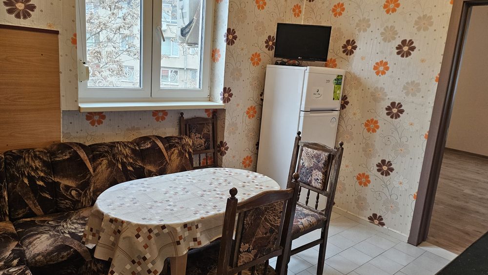 Двустаен под наем 420 евро