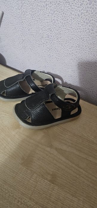 Продам детскую летнюю обувь