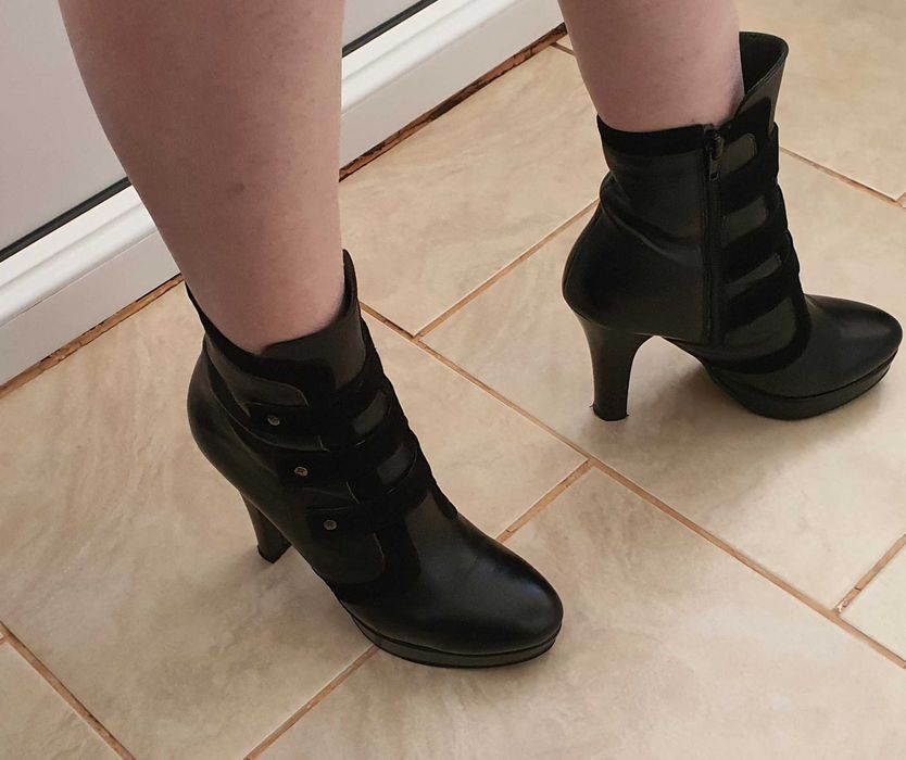 Botine din piele naturală