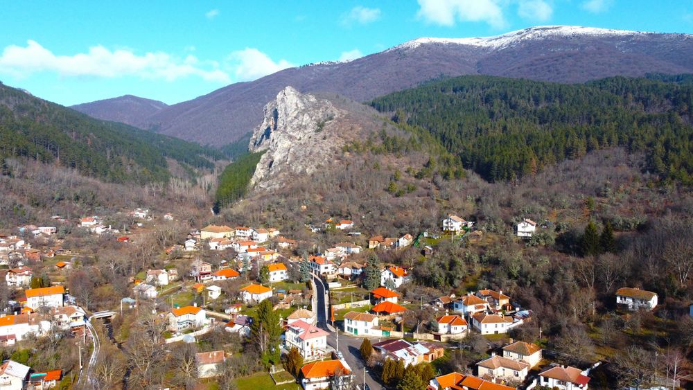 Парцел в село Зелениград, Община Трън