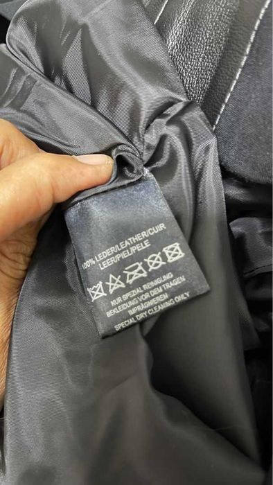 Елегантна черна рокля с естествена кожа