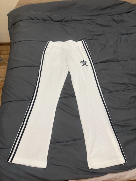 Оригинално долнище на adidas