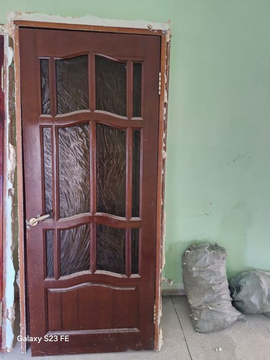 Есік  , батарея.