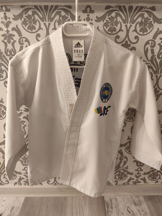 Dobok Taekwondo și manusi