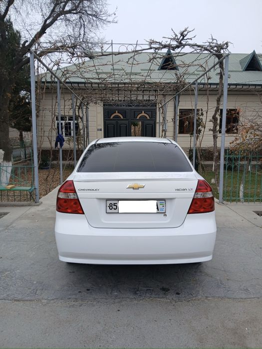 Nexia 3.   Sotiladi.