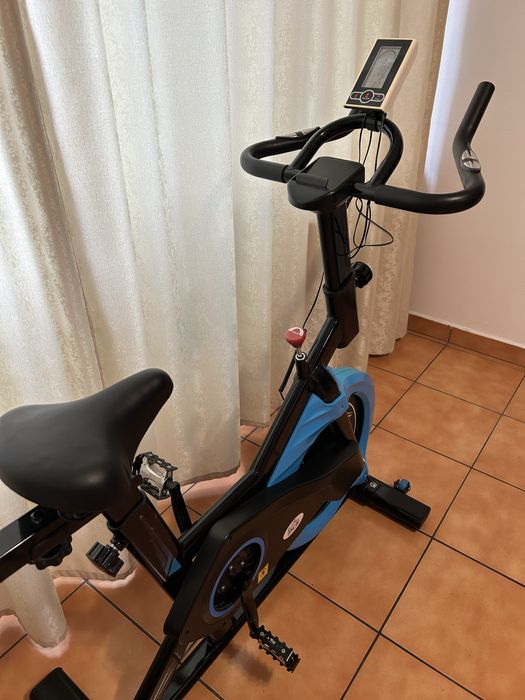 Bicicleta fitness noua