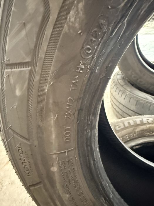 Продавам 4 летни гуми за бус HANKOOK vantra lt 205 65 16 C