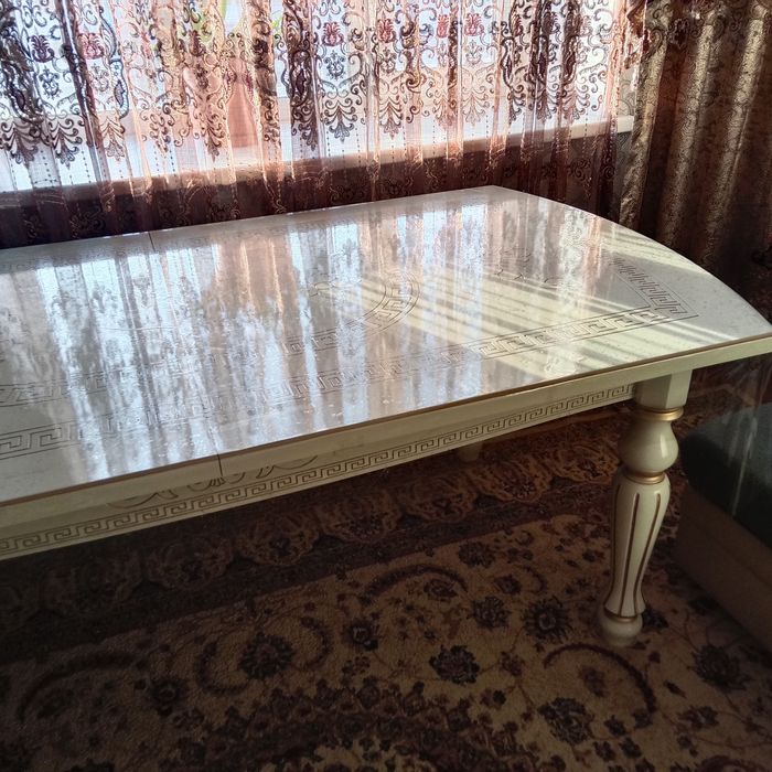 Стол для гостиной 2 метра.