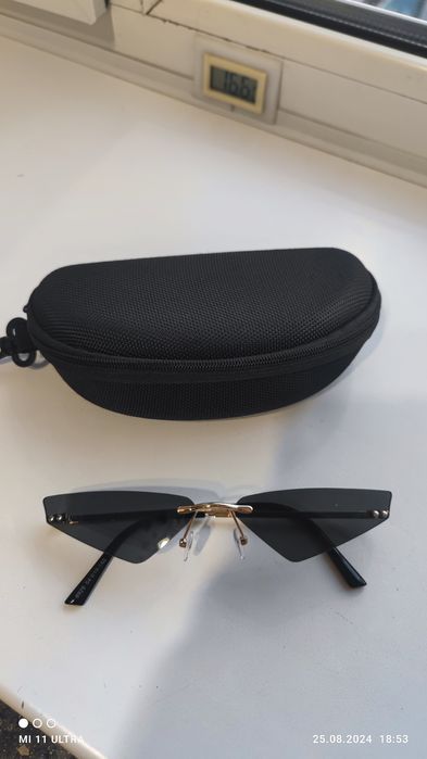 Очки солнцезащитные