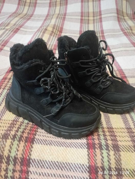 3 броя якета за момиче + подарък зимни боти