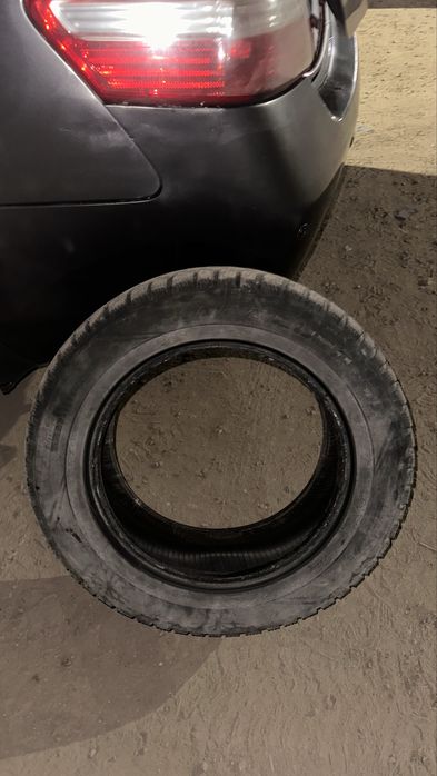 Продам зимнюю шину 215 60 р16