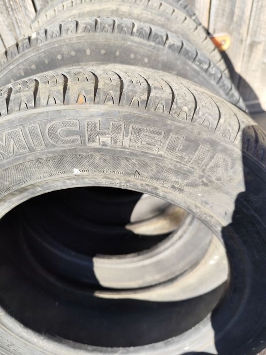 Vând 4 cauciucuri Michelin