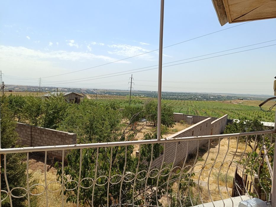 Продается дача на поселок Майский Кибрай 25 минут езды от Ташкент