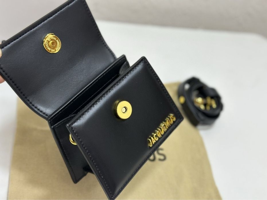 Geanta Jaqumes  Chiquito piele naturala pe comanda