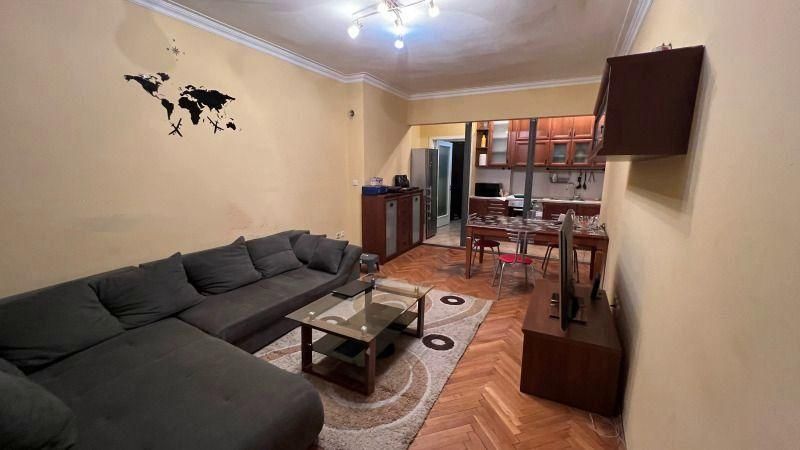 Четиристаен апартамент в ж.к. Медицинска академия.