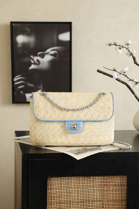 Дамска чанта Chanel Small Flap Beige