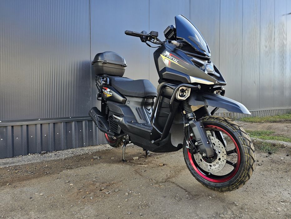 Скутер TANK X 150  кубов