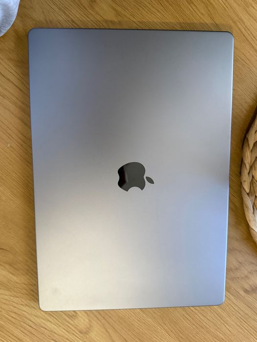 Macbook pro 16 M1, 32 RAM, 512 gb SSD