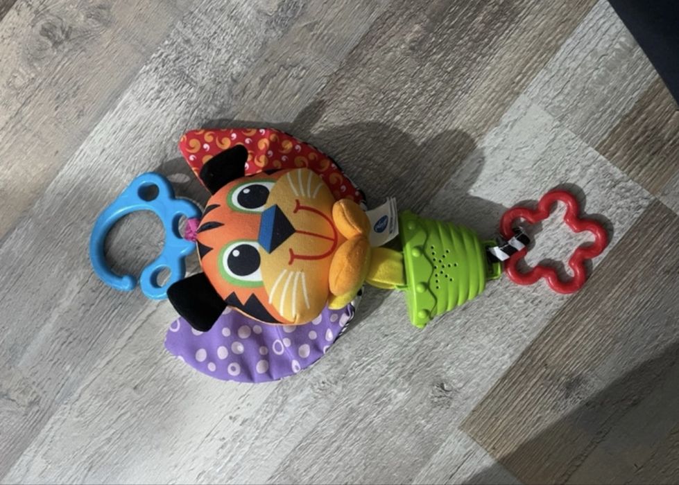 Lot jucarii si plusuri pentru bebelusi