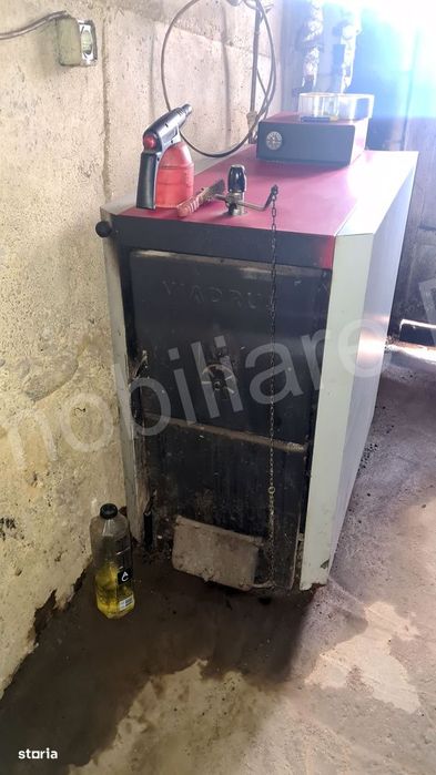 Casă de vânzare în comuna Valea Iașului, județ Argeș.