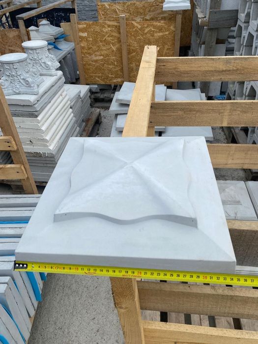 Capace, pălării, capace cu bila, intervale și coame pentru gard