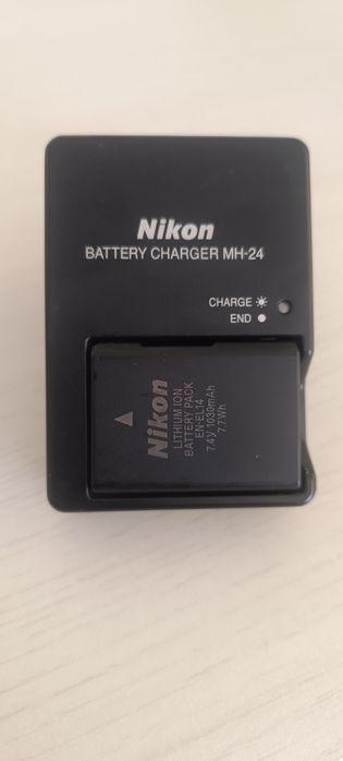 Încărcător original Nikon MH 24 plus baterie