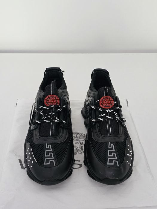 Versace chain reaction