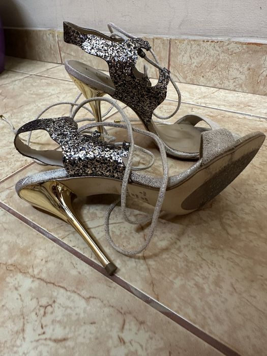 Sandale Epica cu toc auriu, siret pe glezna