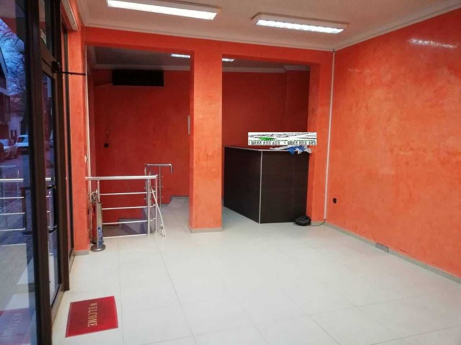 Дава се под наем Магазин в Пловдив, Център - 95 кв.м за 550 € - Снимка #1