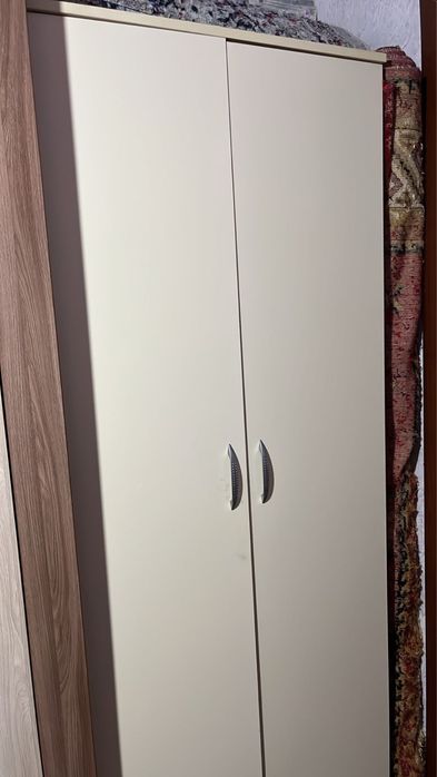 Продам шкаф, кровать, полки