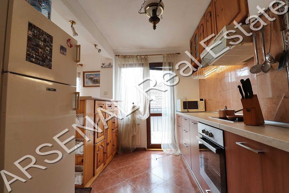 Дава се под наем Двустаен апартамент в София, Лозенец - 80 кв.м за 750 € - Снимка #2