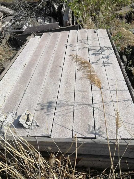 Гранитный поребрик