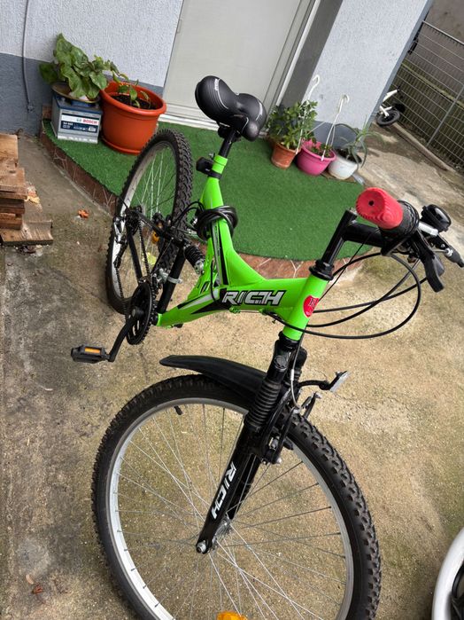 Se vinde bicicletă în stare de funcționare perfectă