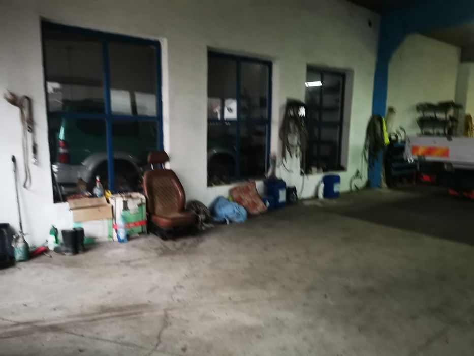 Închiriez hale, ideale pentru service auto sau  depozit