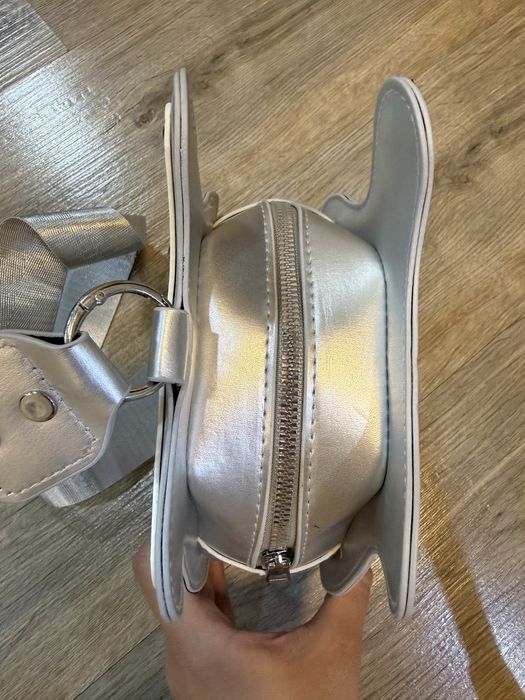 Продаю НОВУЮ сумку для девочки в виде гитары